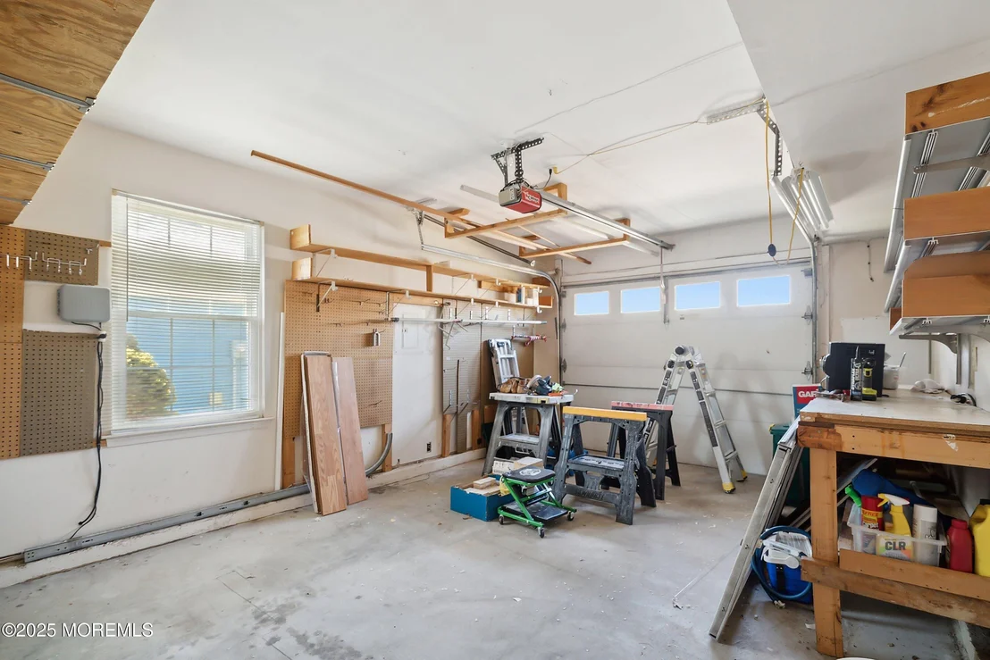 Photo of 32 Pine Oak Boulevard