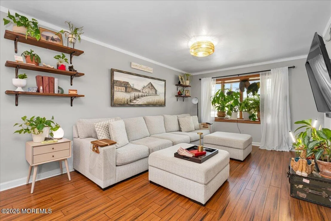 Photo of 48 Cresci Boulevard