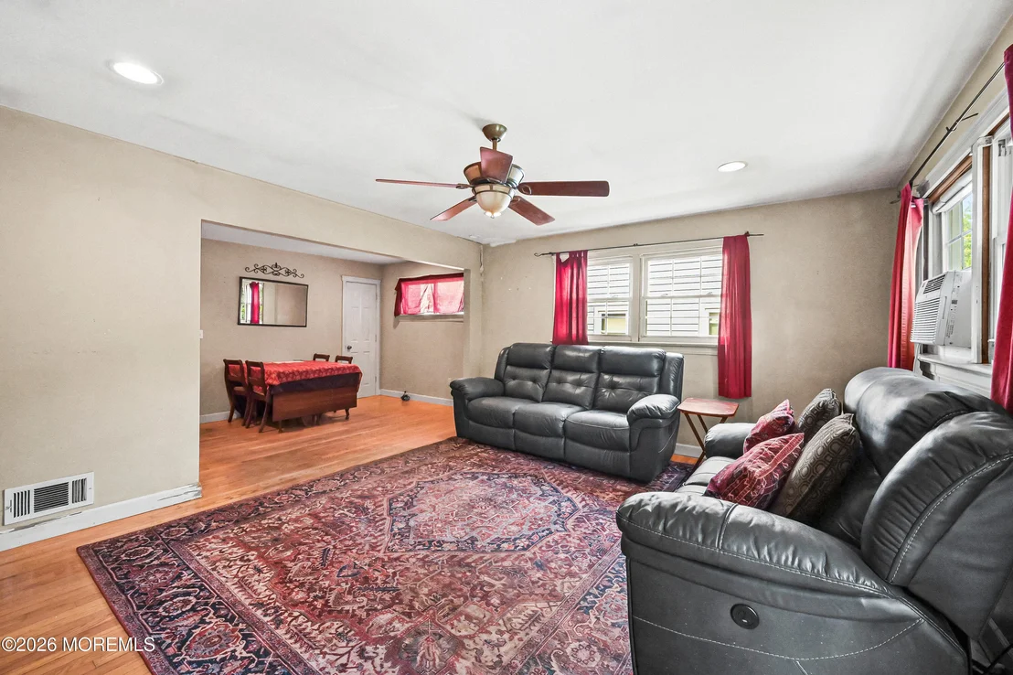 Photo of 317 Edgeview Road