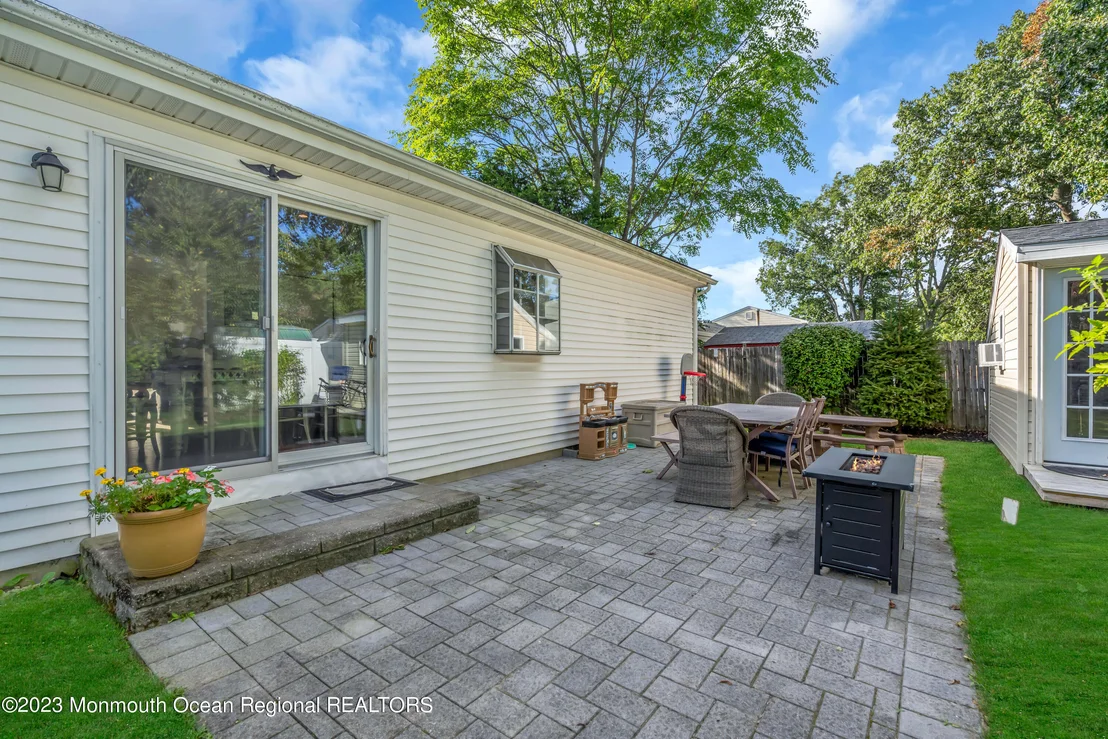 Photo of 1435 Flintoft Avenue