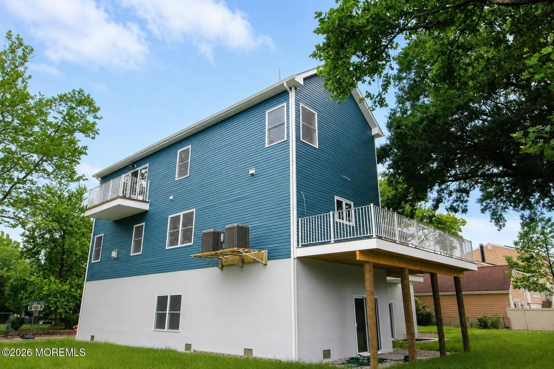 Photo of 427 Central Avenue