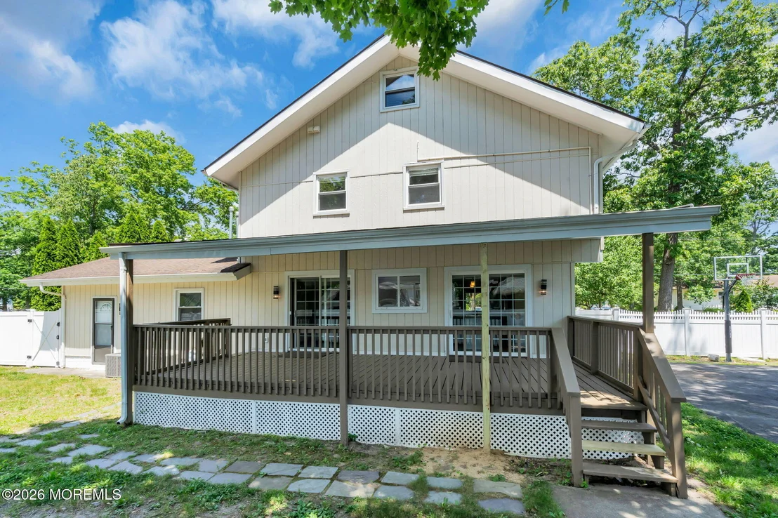 Photo of 1625 Harvard Avenue
