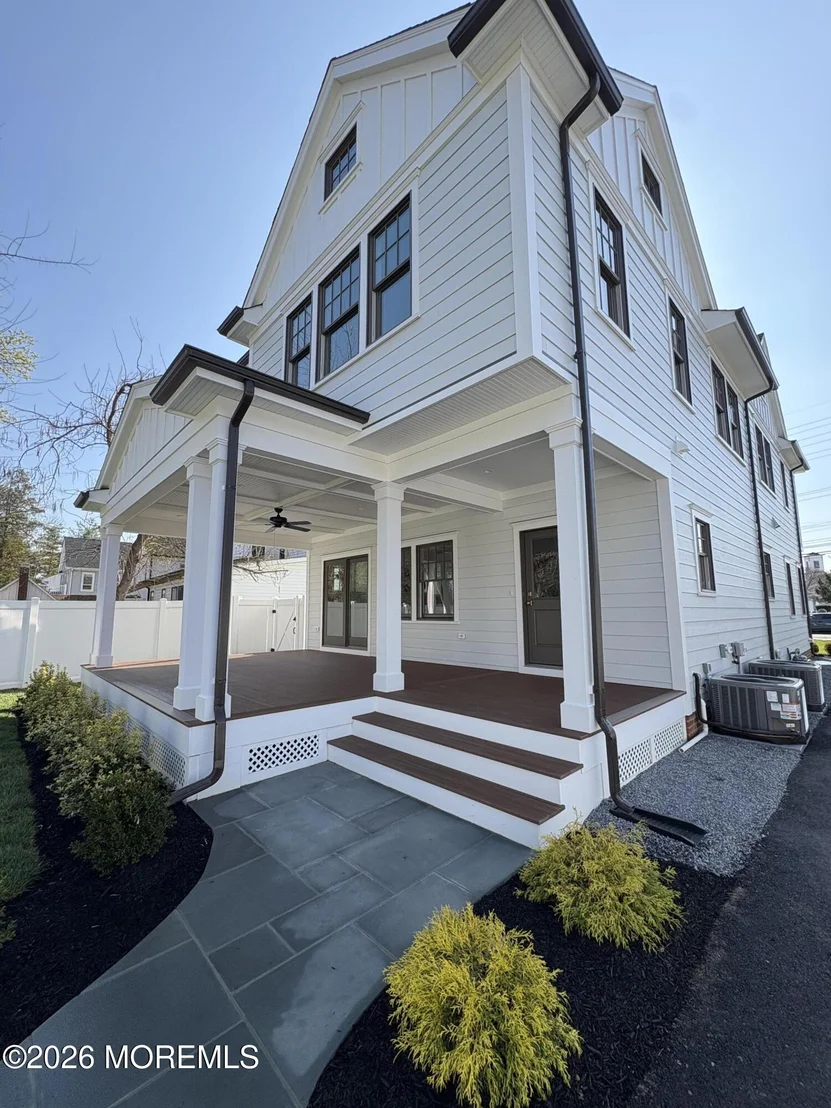Photo of 179 Rumson Road