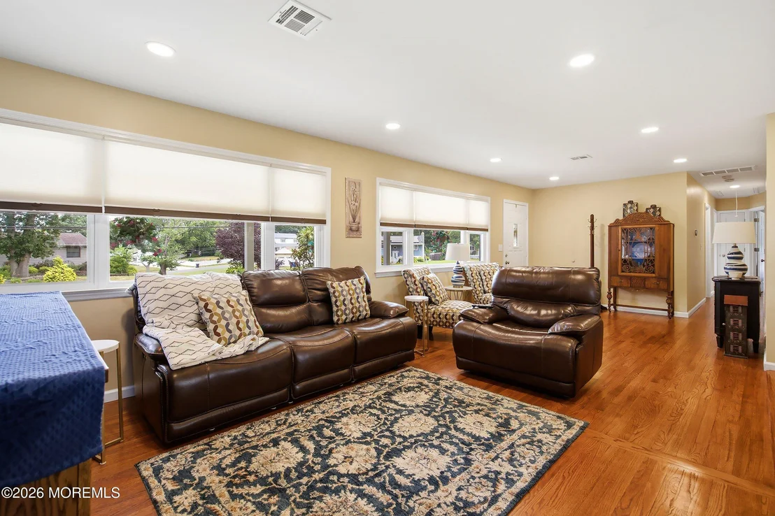 Photo of 1047 Crystal Drive
