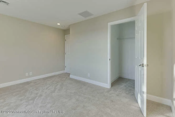 Photo of 2567 River Road