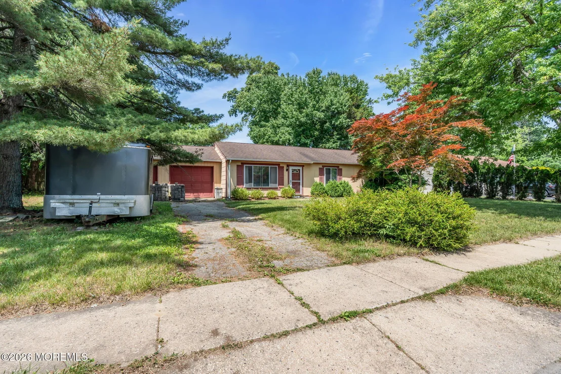 Photo of 100 Susan Drive