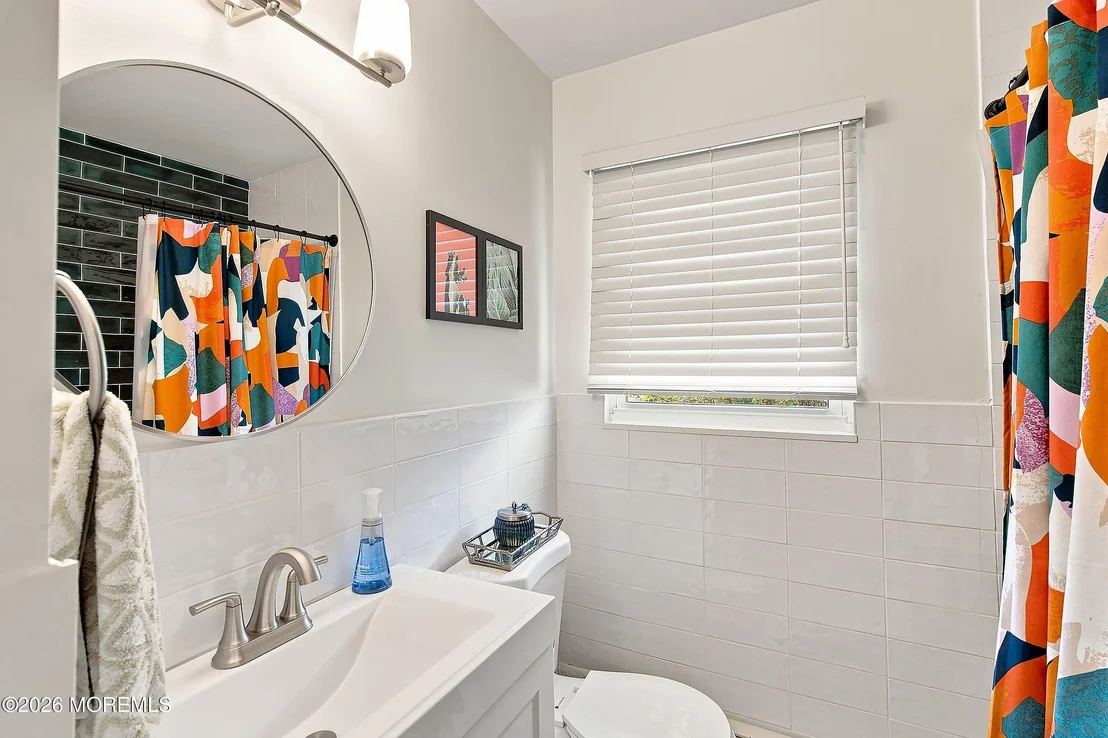 Photo of 216 Montclair Road S