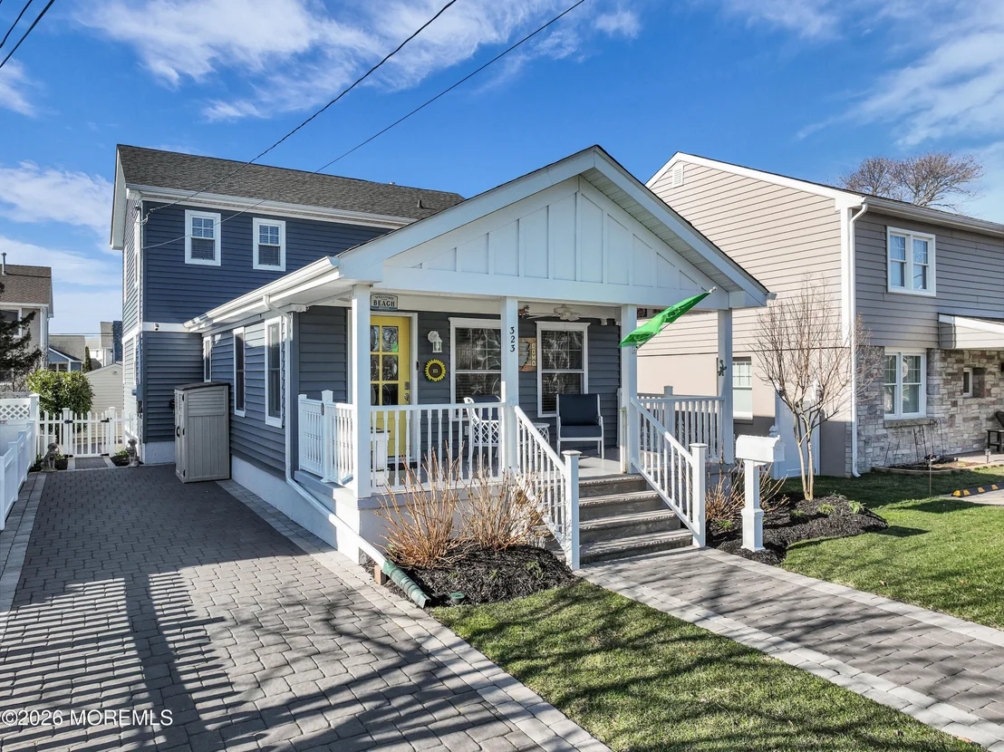 Photo of 323 16th Avenue