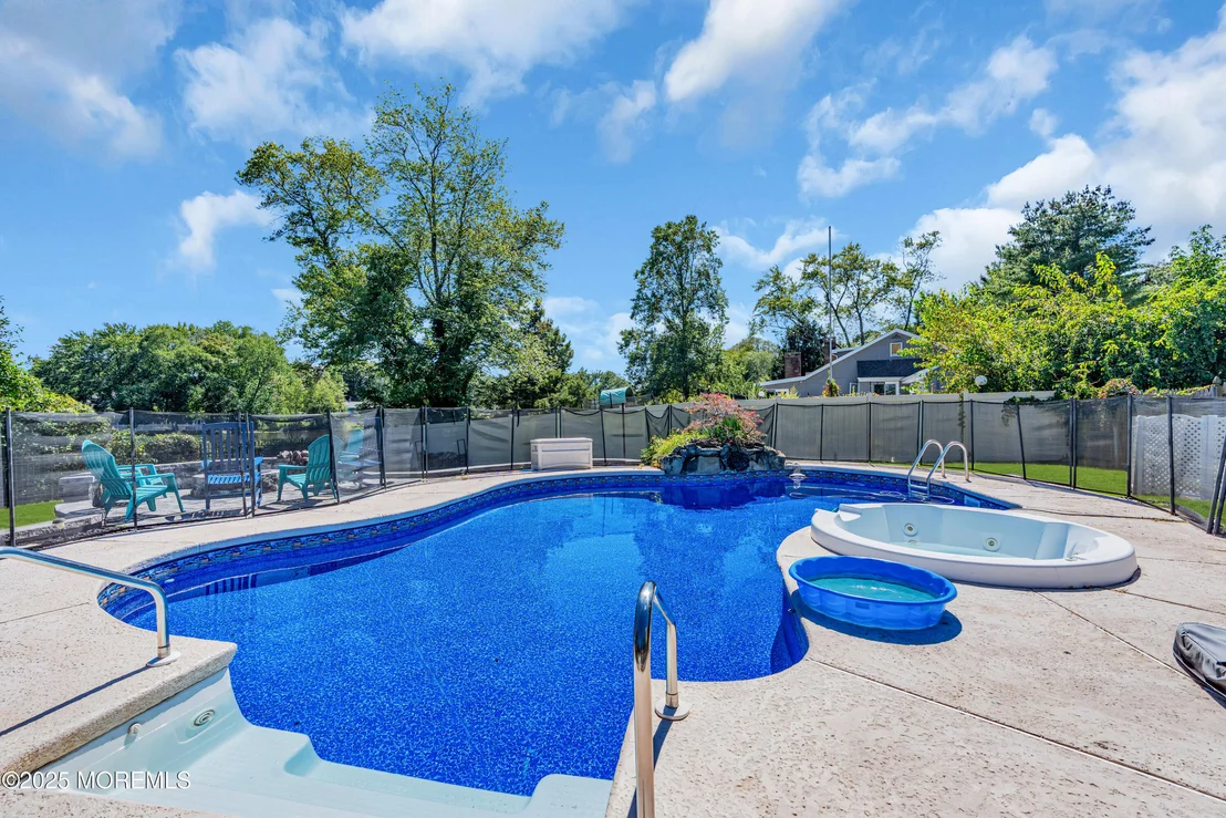Photo of 16 Bock Boulevard