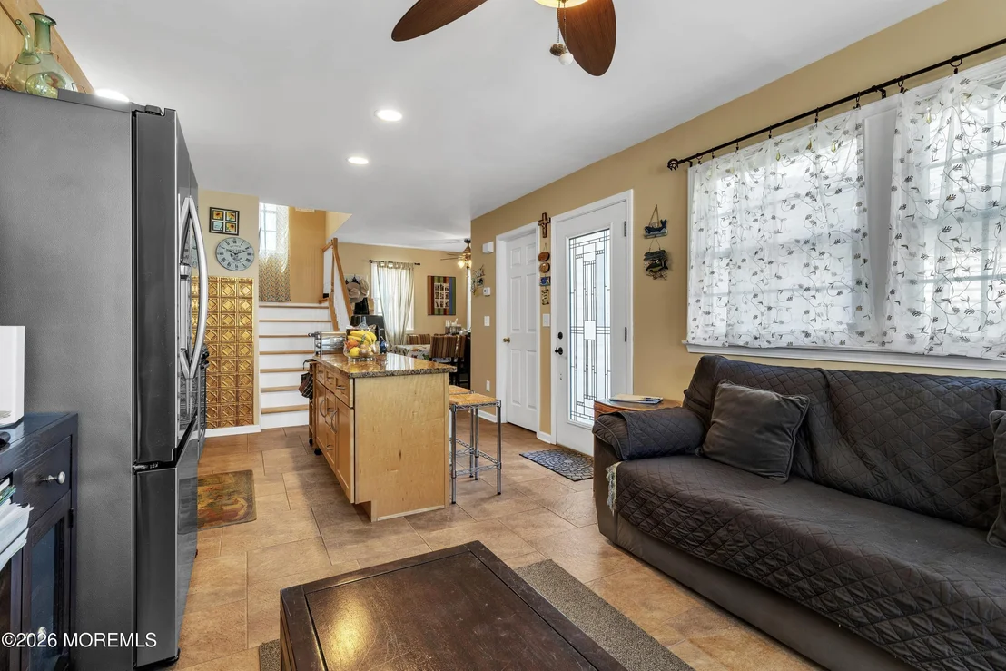 Photo of 46 W Rutherford Lane