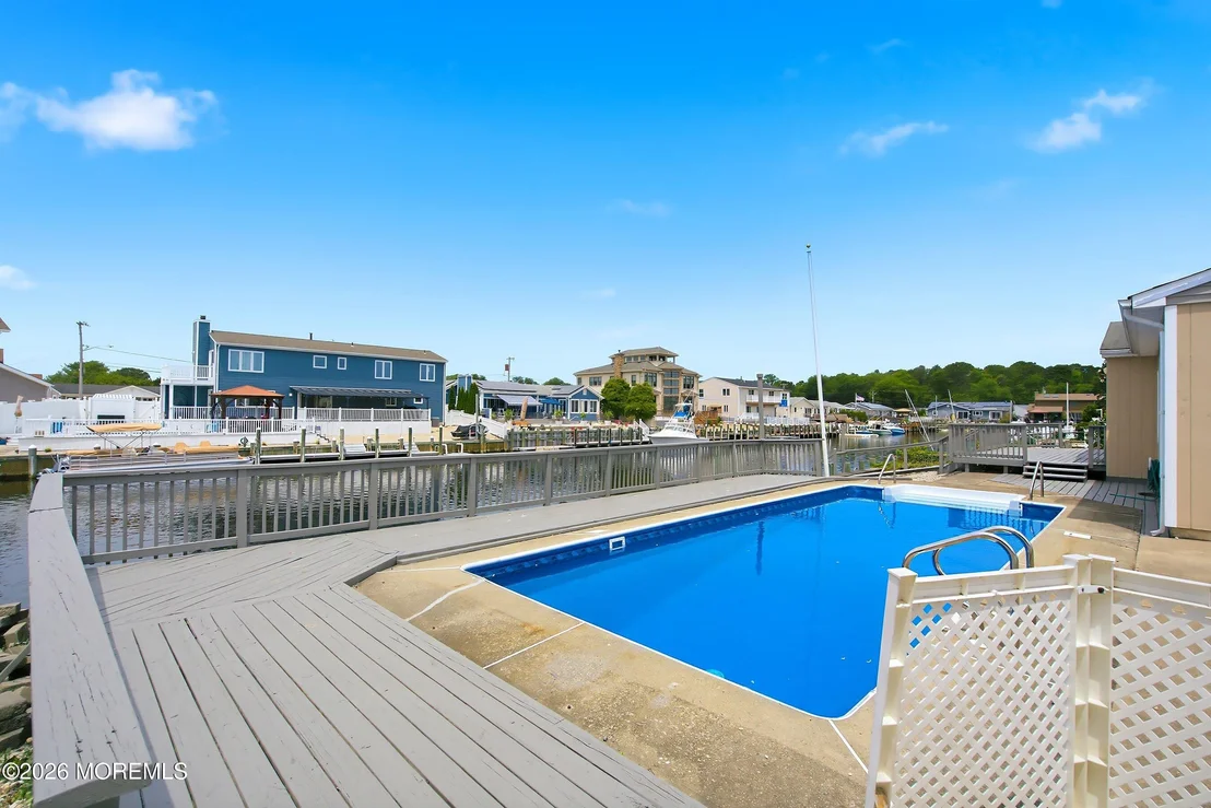 Photo of 1111 Uranus Court