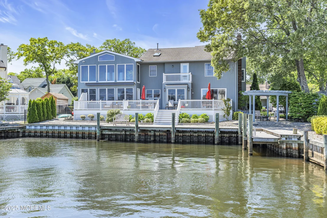 Photo of 560 Midwood Drive