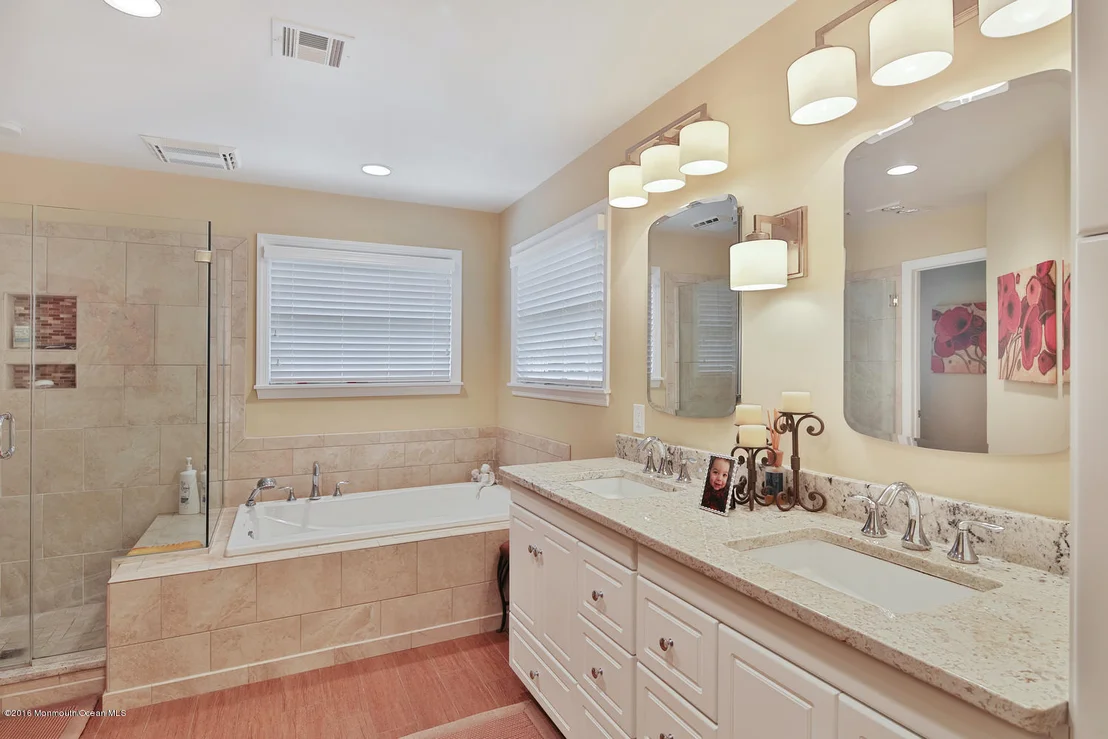 Photo of 1409 Crabapple Drive