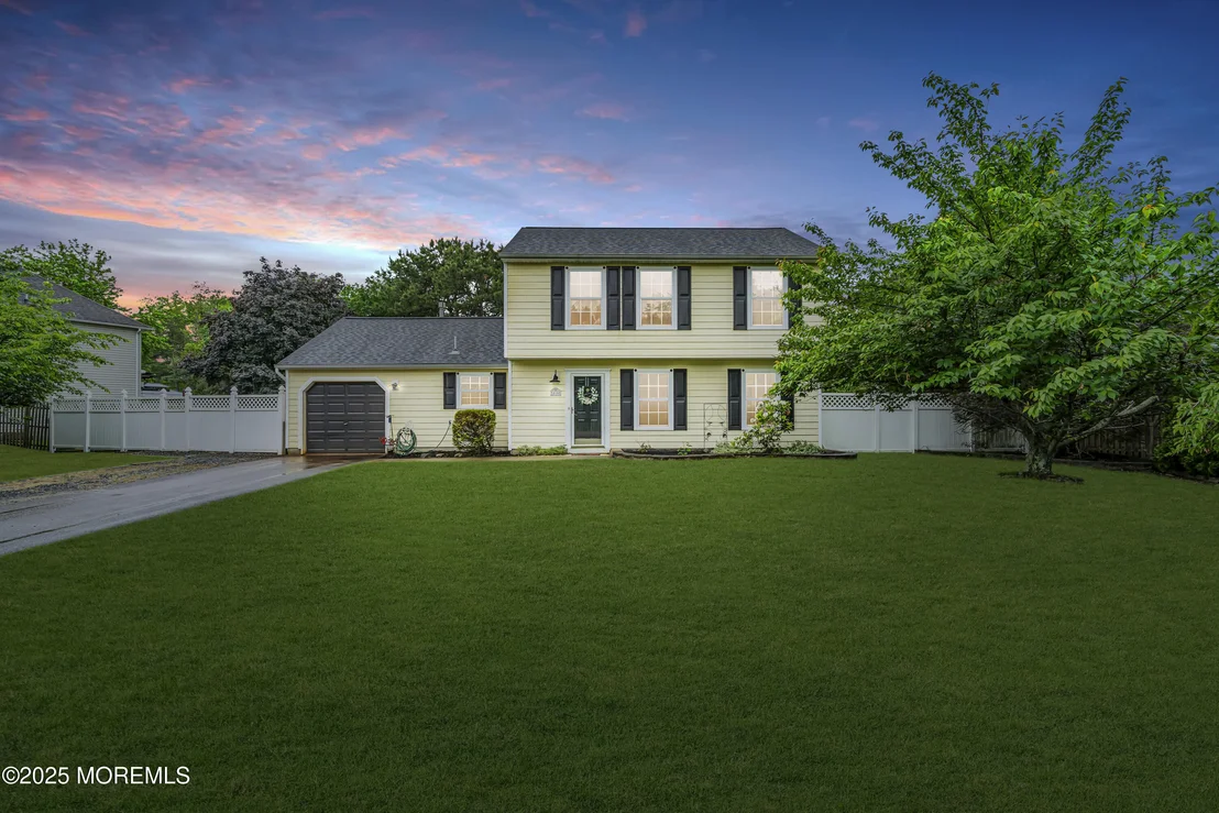 Photo of 810 Blenheim Drive