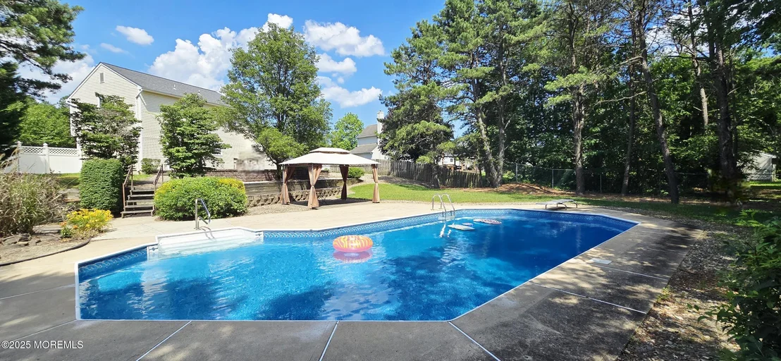 Photo of 810 Blenheim Drive