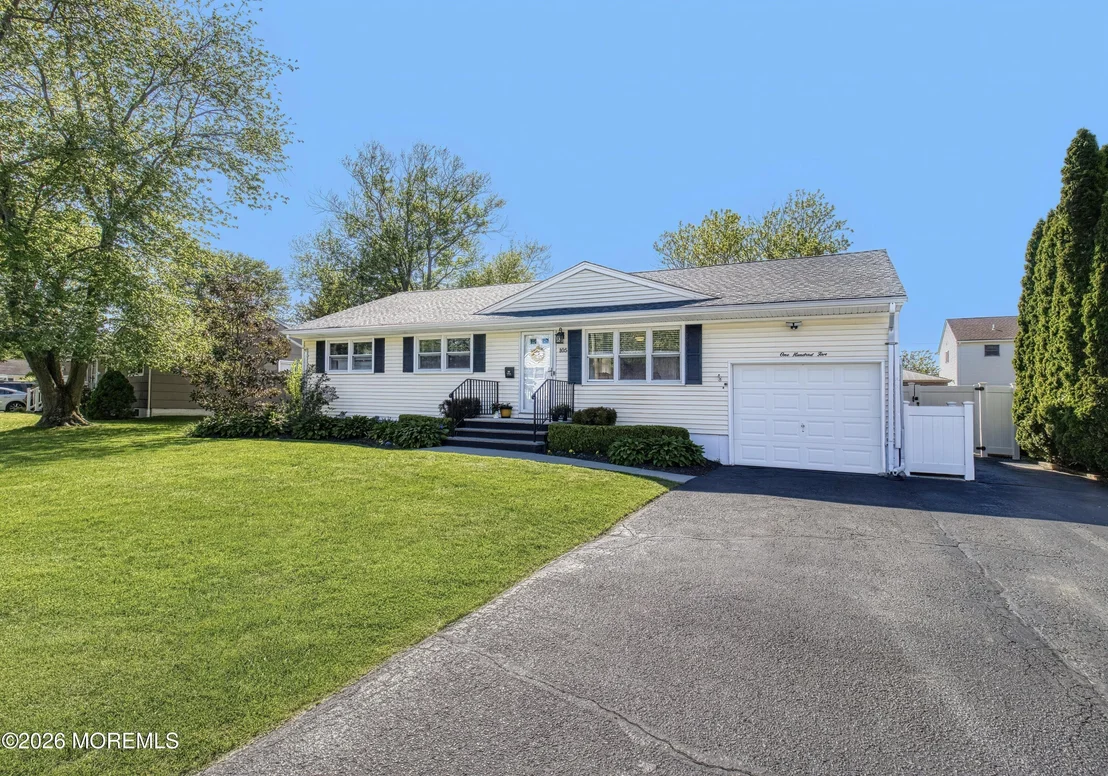 Photo of 105 Cranbury Road
