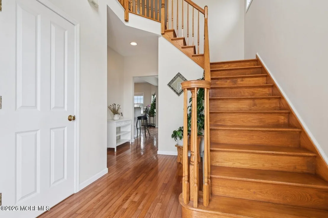 Photo of 232 Montclair Road S