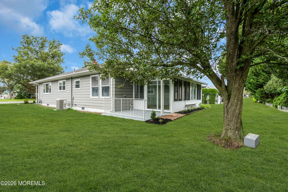 Photo of 331 Saint Thomas Drive