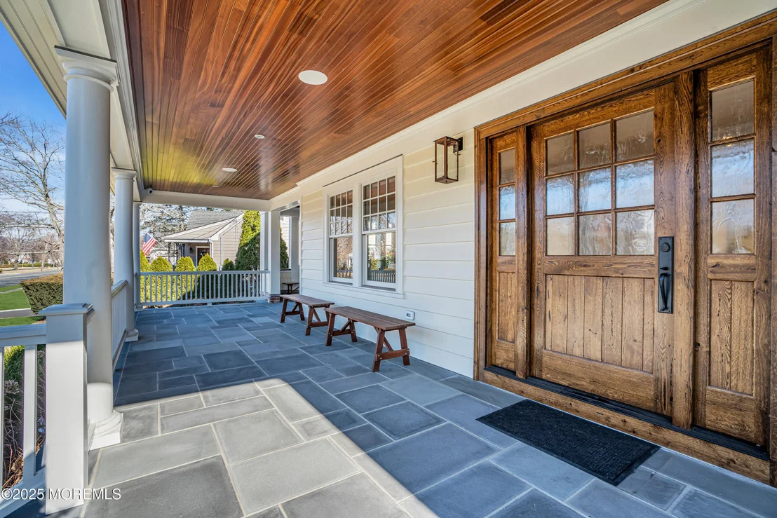 Photo of 327 South Boulevard