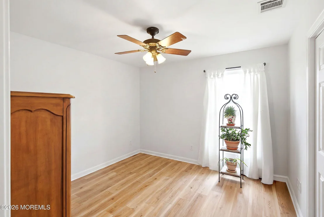 Photo of 406 Laurel Boulevard