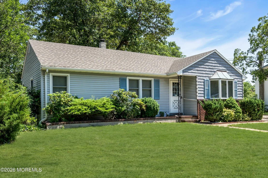 Photo of 416 Macarthur Drive