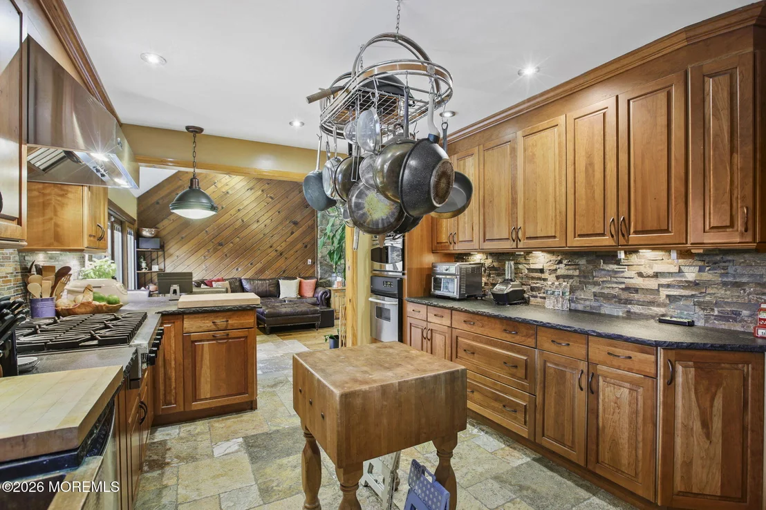 Photo of 30 S Lakeview Drive