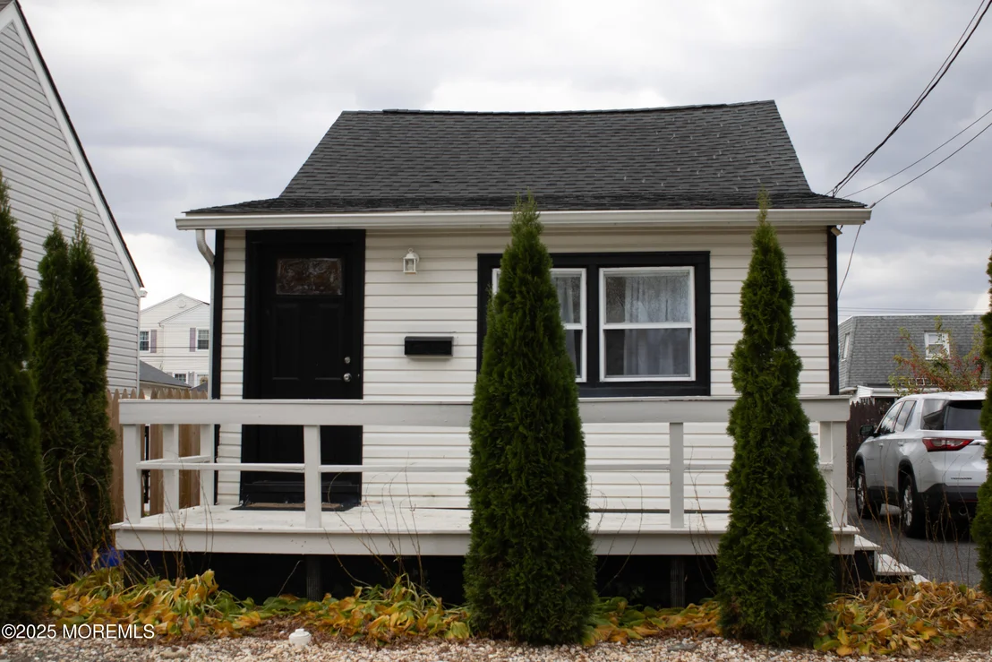 Photo of 814 5th Street