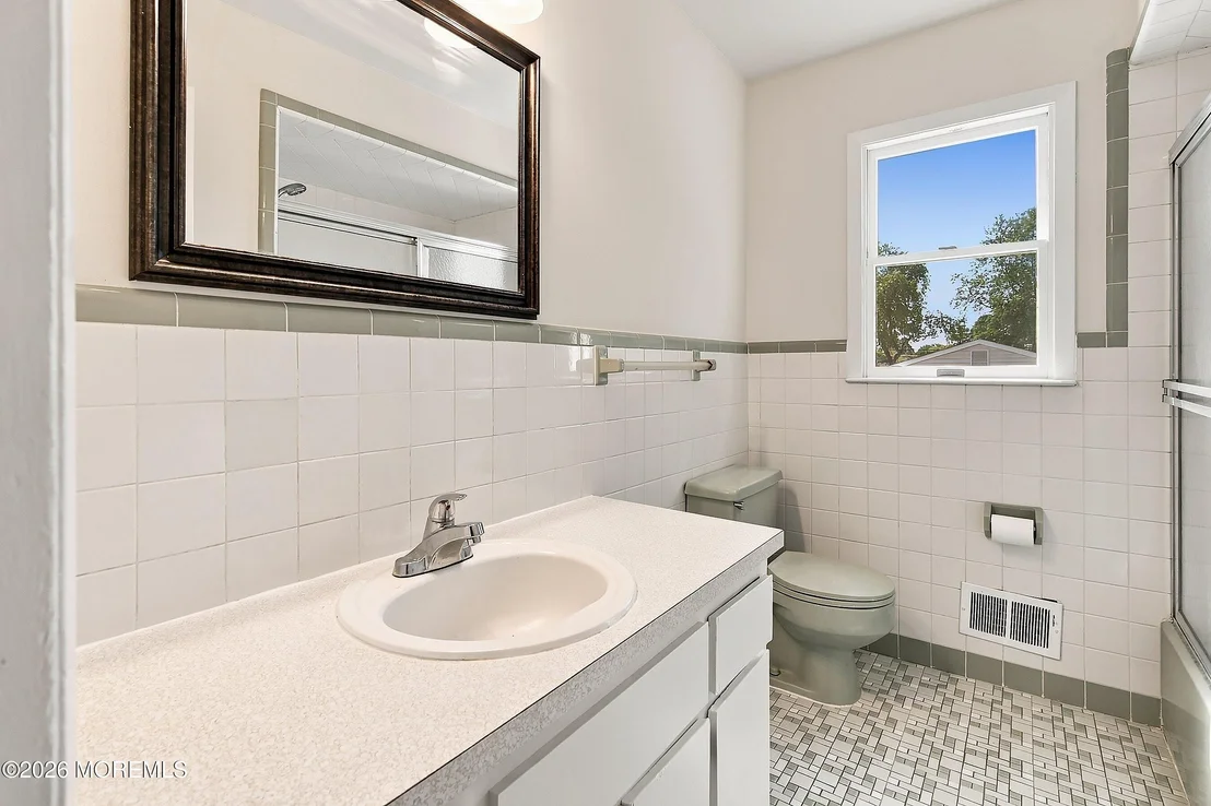 Photo of 296 Lake Shore Drive