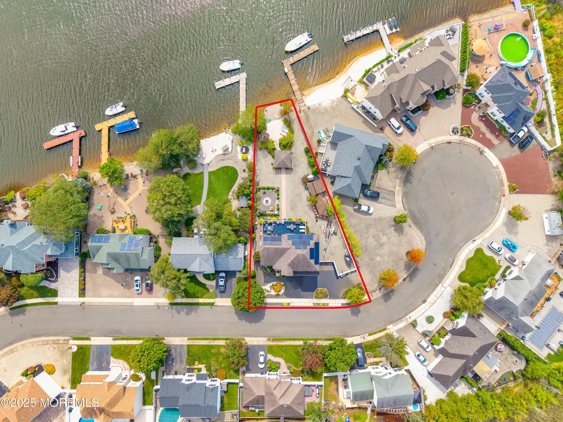 Photo of 741 S River Drive
