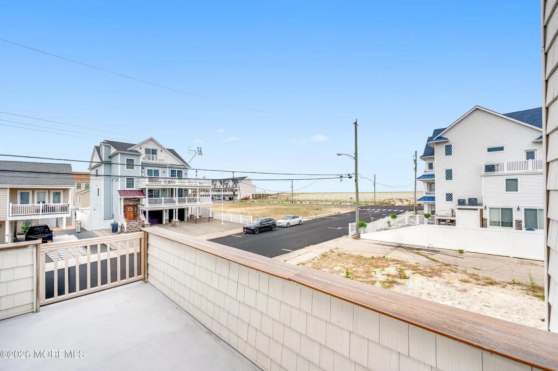 Photo of 3 7th Avenue