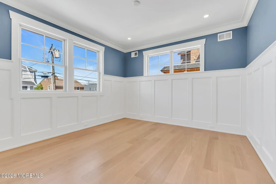 Photo of 153 Pershing Boulevard