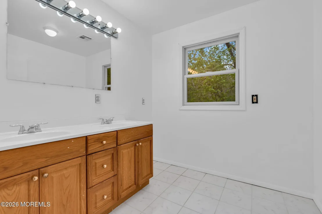 Photo of 120 Cedar Swamp Road