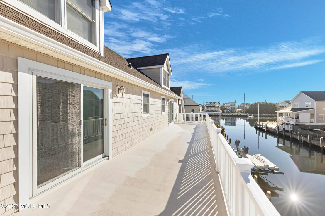 Photo of 305 Sloop Lane