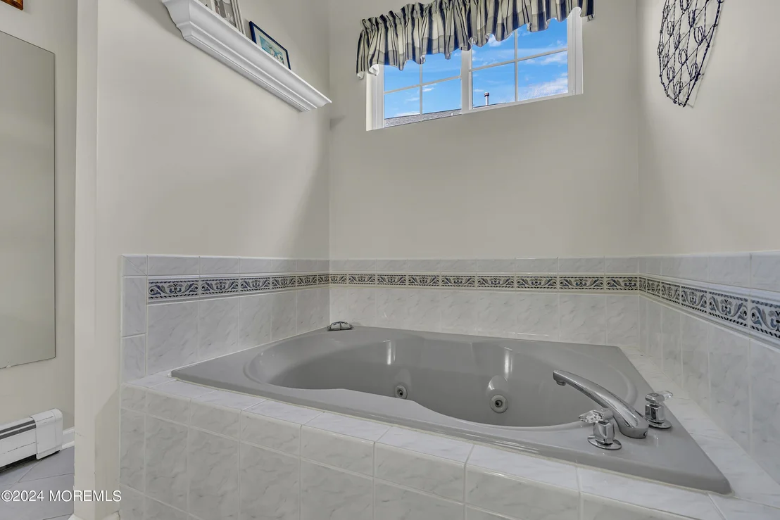 Photo of 2584 Collier Road