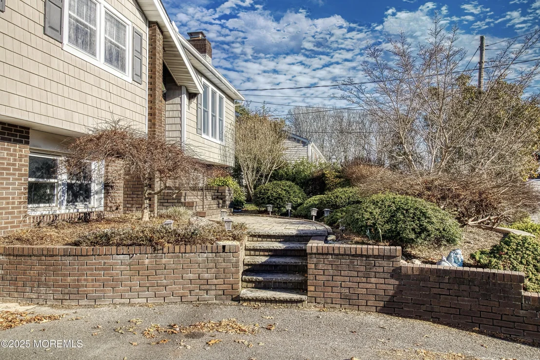 Photo of 721 Flagge Road