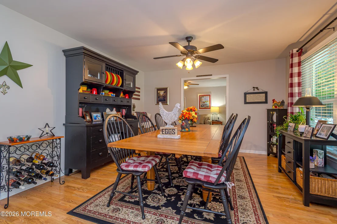 Photo of 445 Silverton Road