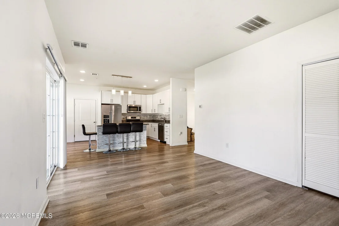 Photo of 17 4th Avenue