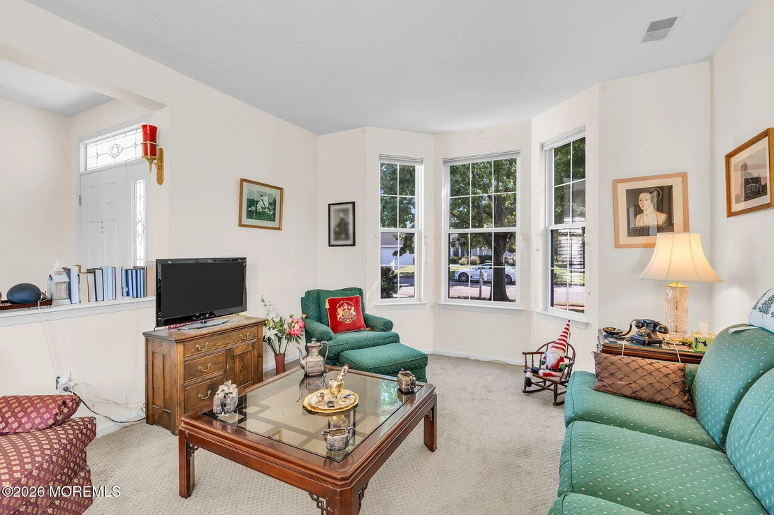 Photo of 2593 Collier Road