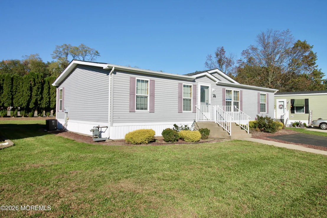 Photo of 44 Silvermeade Drive