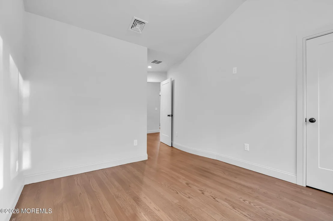 Photo of 181 Rumson Road