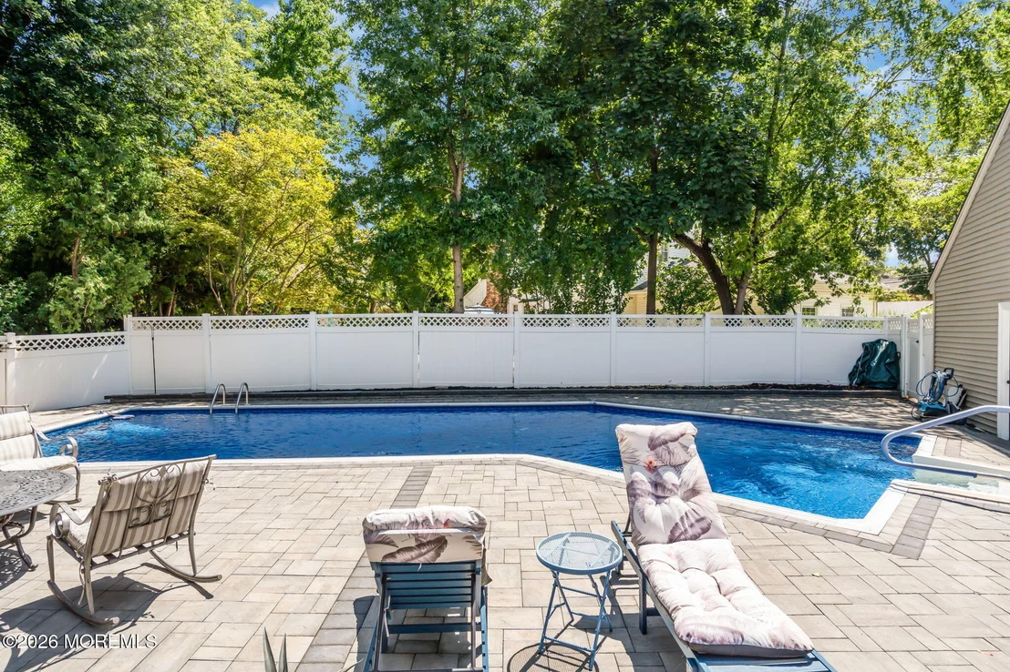Photo of 2 Lakeland Drive