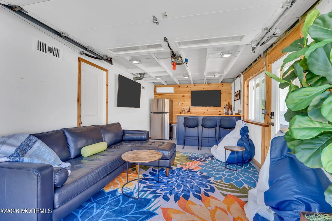 Photo of 304 Parkway