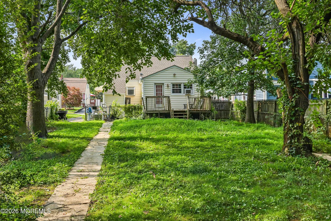 Photo of 317 Edgeview Road