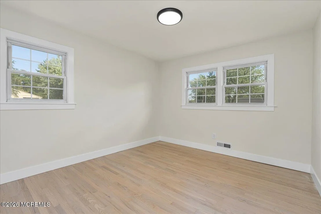 Photo of 5 Colonial Way