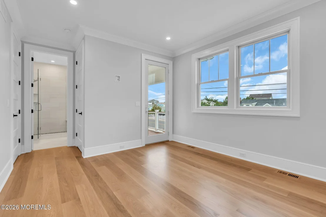Photo of 151 Pershing Boulevard
