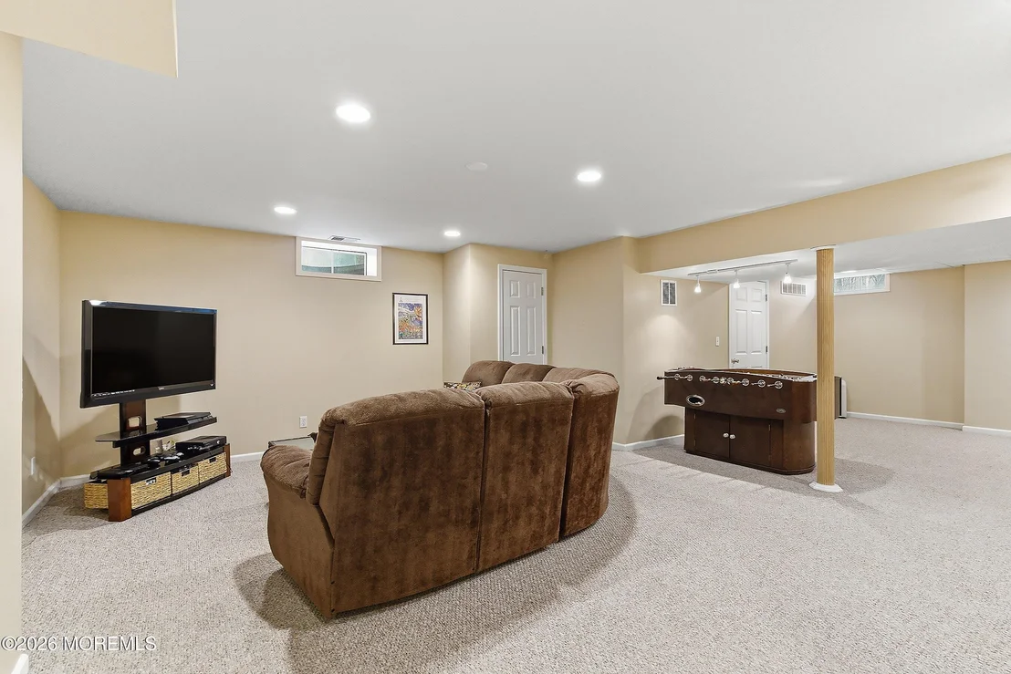 Photo of 433 Meadowood Road