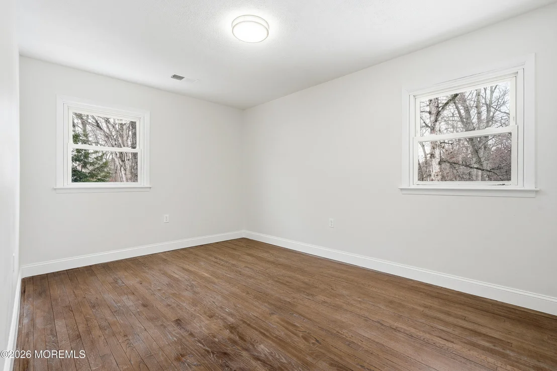 Photo of 16 Crest Road