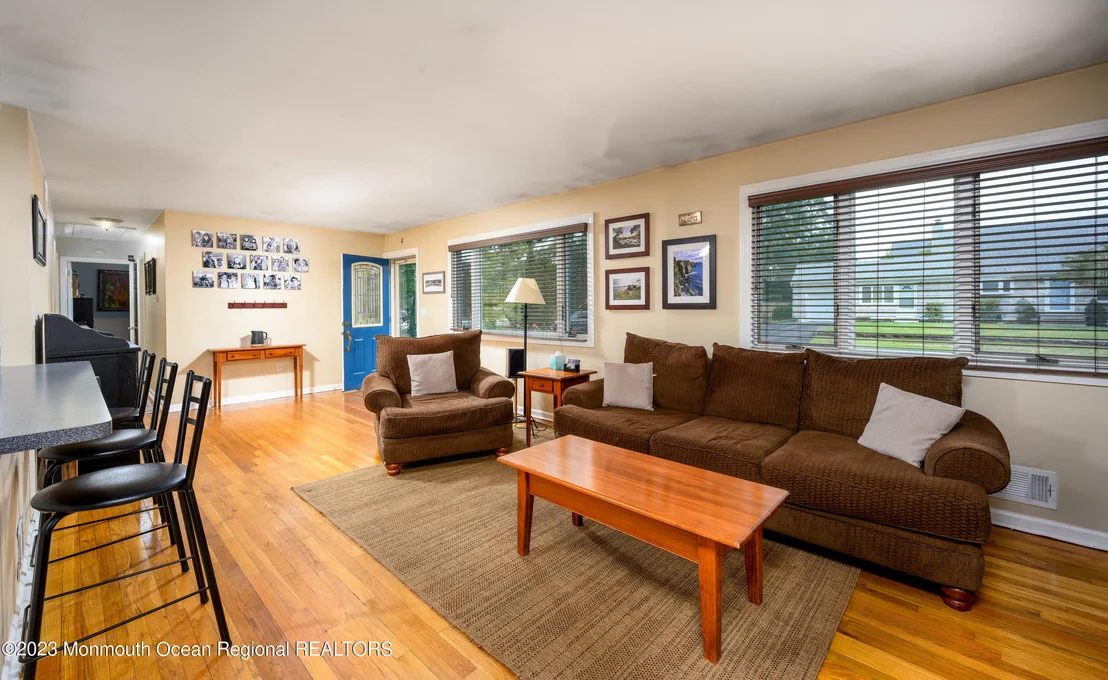 Photo of 425 Harris Avenue