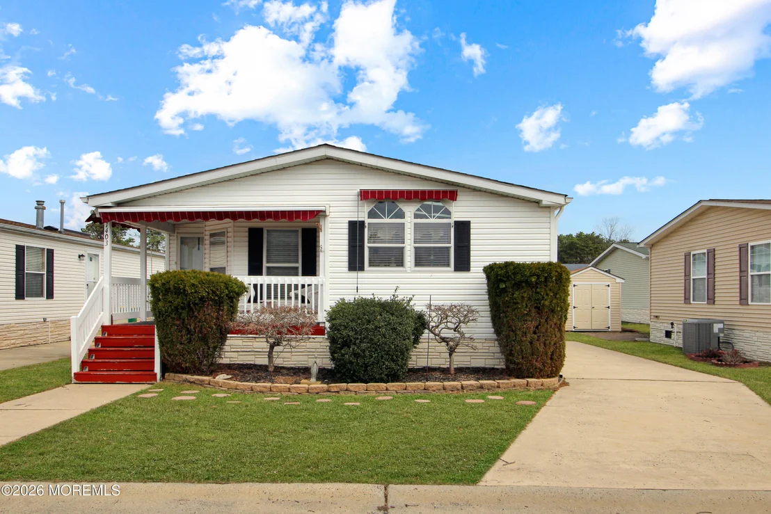 Photo of 1403 Forest Way