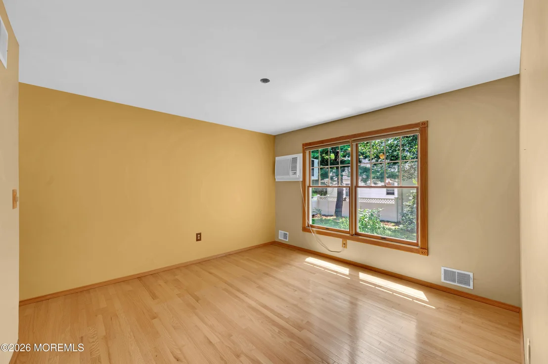Photo of 718 Auth Avenue